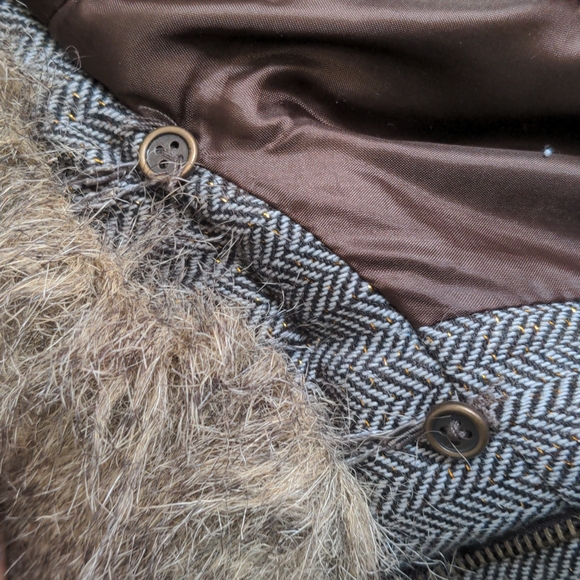 XS Houndstooth Vest with Faux Fur - Picture 6 of 8